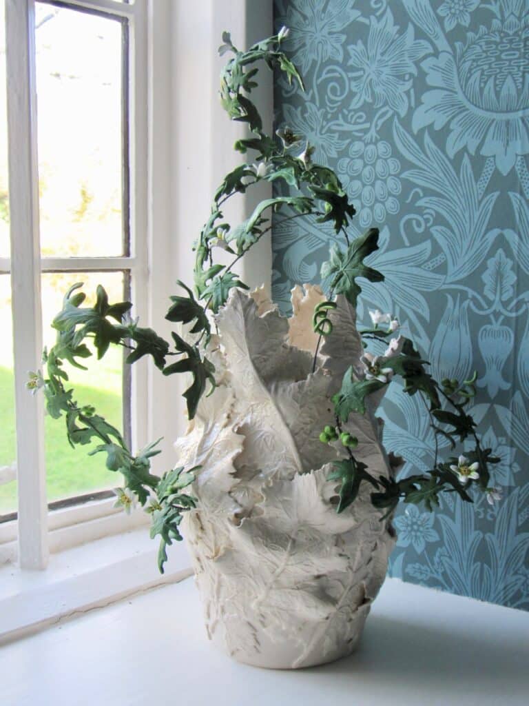 Acanthus & Bryony Vessel